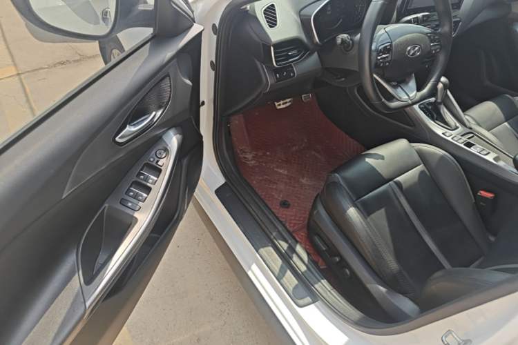 Used Hyundai Lafesta 2019 280TGDi Smart Speed Version China VI Standard Driver Seat
