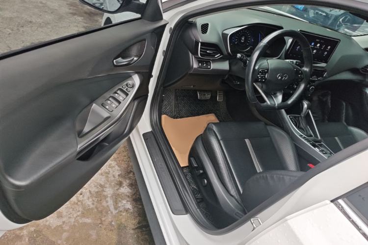 Used Hyundai Lafesta 2019 280TGDi Smart Speed Version China VI Standard Driver Seat