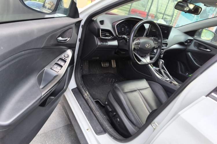 Used Hyundai Lafesta 2019 280TGDi Smart Speed Version China VI Standard Driver Seat