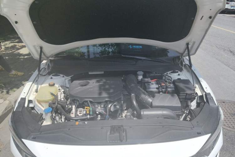 Used Hyundai Lafesta 2019 280TGDi Smart Speed Version China VI Standard Engine Bay