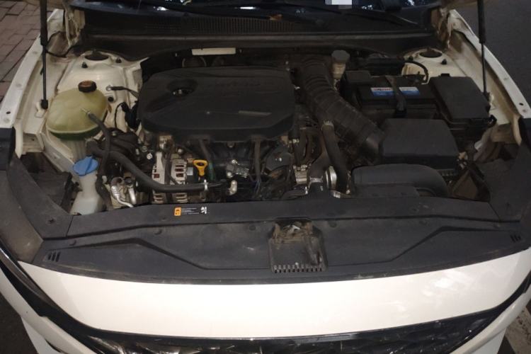 Used Hyundai Lafesta 2019 280TGDi Smart Speed Version China VI Standard Engine Bay