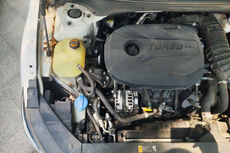 Used Hyundai Lafesta 2019 280TGDi Smart Speed Version China VI Standard Engine Bay Right