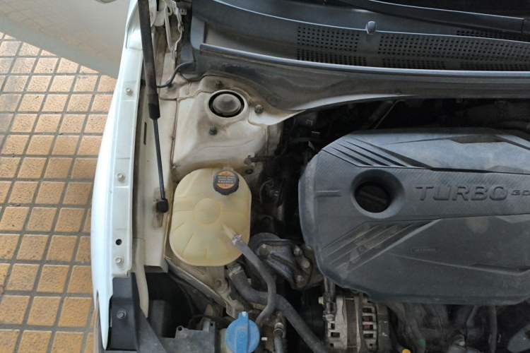 Used Hyundai Lafesta 2019 280TGDi Smart Edition China VI Standard Engine Bay Right