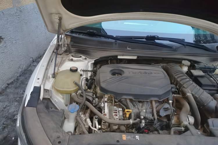 Used Hyundai Lafesta 2019 280TGDi Smart Speed Version China VI Standard Engine Bay Right