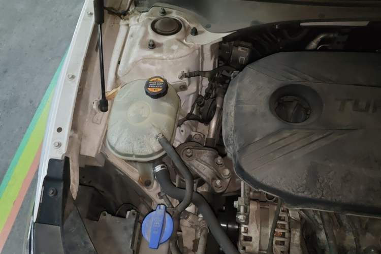 Used Hyundai Lafesta 2019 280TGDi Smart Speed Version China VI Standard Engine Bay Right