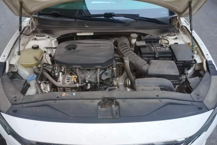 Used Hyundai Lafesta 2019 280TGDi Smart Speed Version China VI Standard Engine Bay