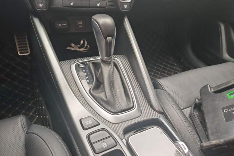 Used Hyundai Lafesta 2019 280TGDi Smart Speed Version China VI Standard Gear Lever