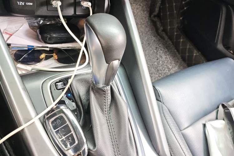 Used Hyundai Lafesta 2019 280TGDi Smart Speed Version China VI Standard Gear Lever