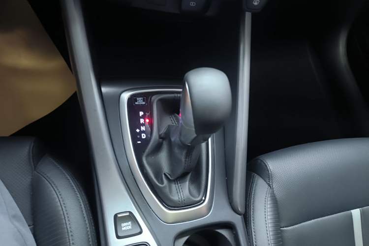 Used Hyundai Lafesta 2019 280TGDi Smart Speed Version China VI Standard Gear Lever