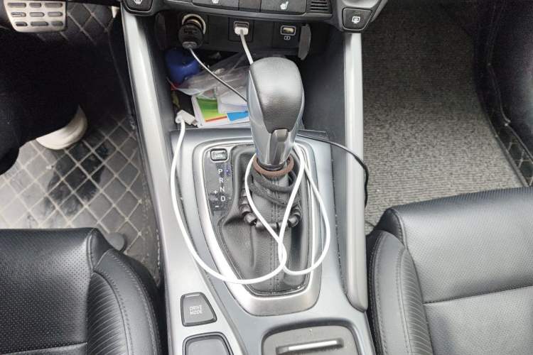 Used Hyundai Lafesta 2019 280TGDi Smart Speed Version China VI Standard Gear Lever