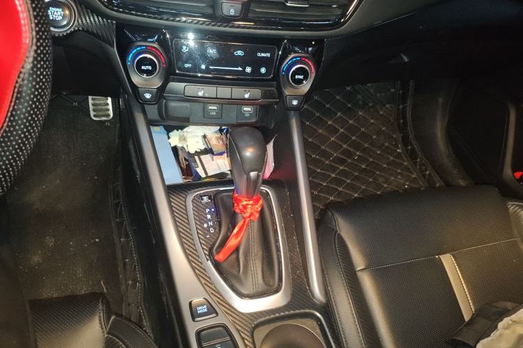 Used Hyundai Lafesta 2019 280TGDi Smart Speed Version China VI Standard Gear Lever