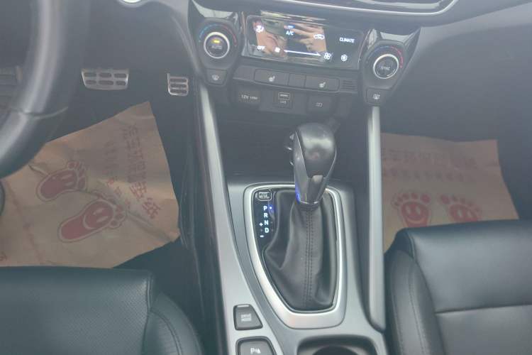 Used Hyundai Lafesta 2019 280TGDi Smart Edition China VI Standard Gear Lever