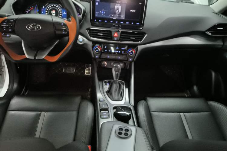 Used Hyundai Lafesta 2019 280TGDi Smart Speed Version China VI Standard Gear Lever