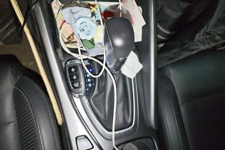 Used Hyundai Lafesta 2019 280TGDi Smart Speed Version China VI Standard Gear Lever