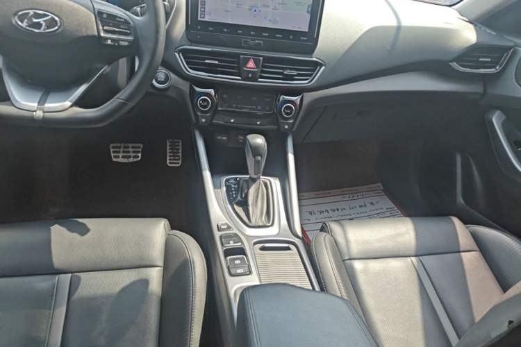 Used Hyundai Lafesta 2019 280TGDi Smart Speed Version China VI Standard Gear Lever
