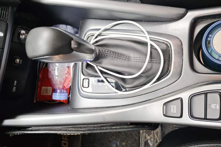 Used Hyundai Lafesta 2019 280TGDi Smart Speed Version China VI Standard Gear Lever