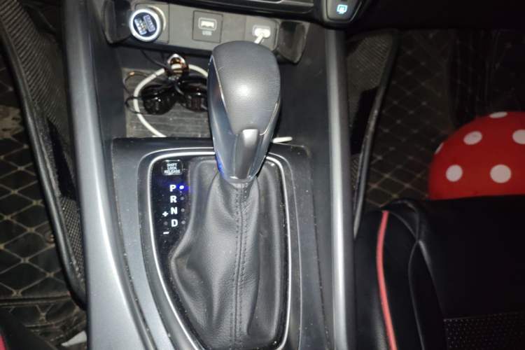 Used Hyundai Lafesta 2019 280TGDi Smart Speed Version China VI Standard Gear Lever
