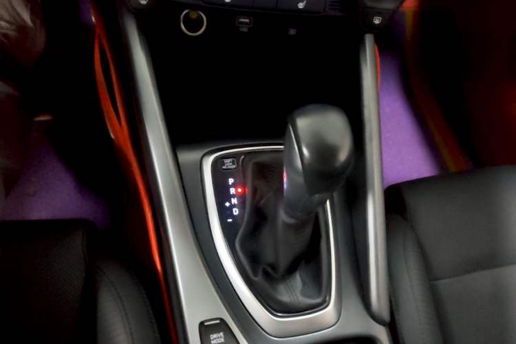 Used Hyundai Lafesta 2019 280TGDi Smart Speed Version China VI Standard Gear Lever