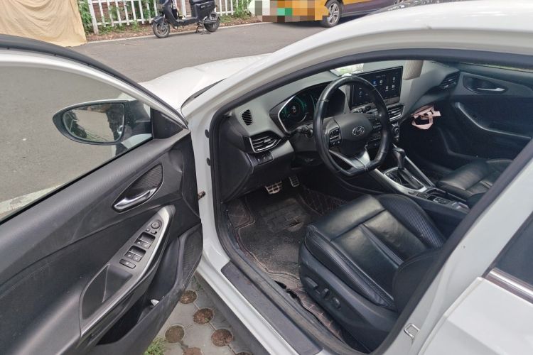 Used Hyundai Lafesta 2019 280TGDi Smart Speed Version China VI Standard Interior 3