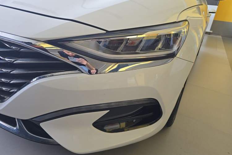 Used Hyundai Lafesta 2019 280TGDi Smart Speed Version China VI Standard Left Front Headlight