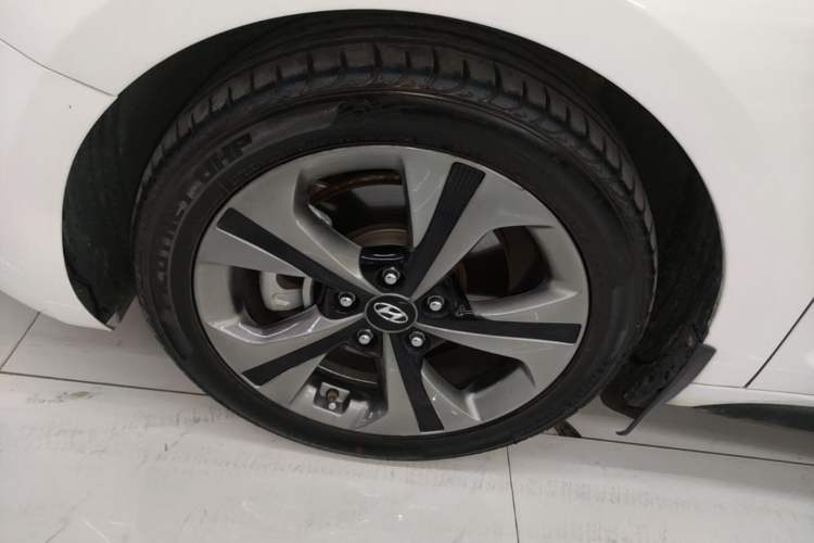 Used Hyundai Lafesta 2019 280TGDi Smart Speed Version China VI Standard Left Front Wheel Hub