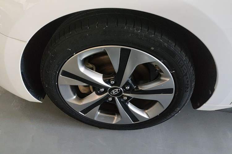 Used Hyundai Lafesta 2019 280TGDi Smart Speed Version China V Standard Left Front Wheel Hub