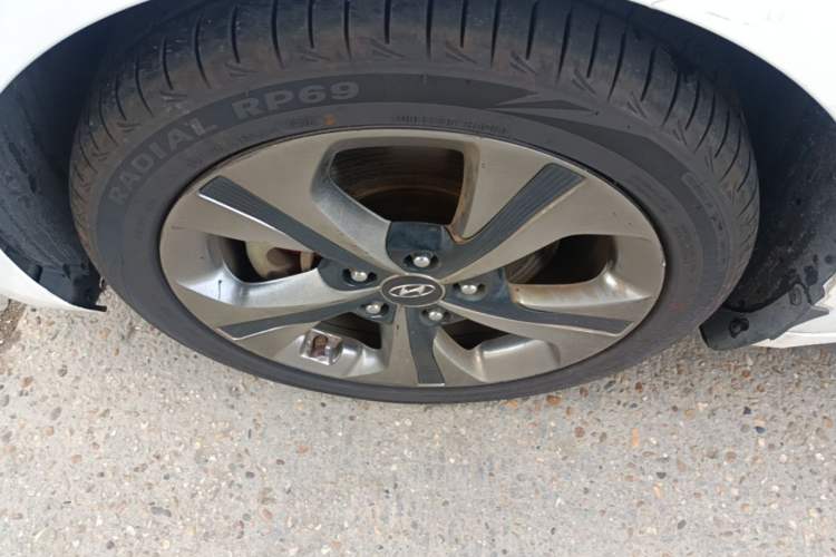 Used Hyundai Lafesta 2019 280TGDi Smart Speed Version China VI Standard Left Front Wheel Hub