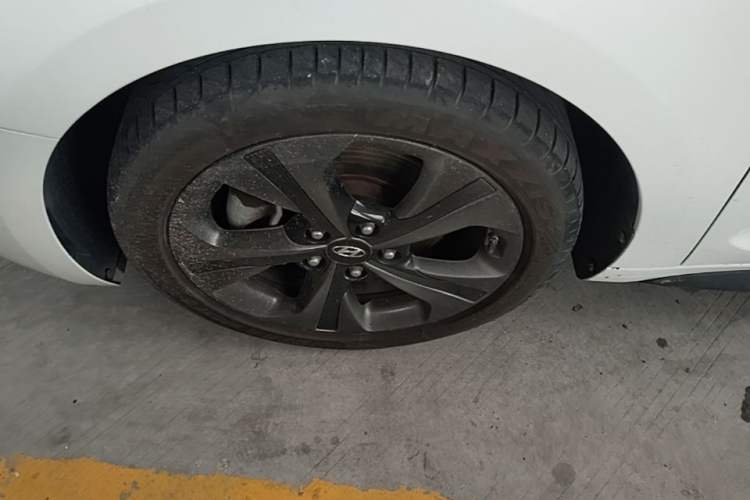 Used Hyundai Lafesta 2019 280TGDi Smart Speed Version China V Standard Left Front Wheel Hub