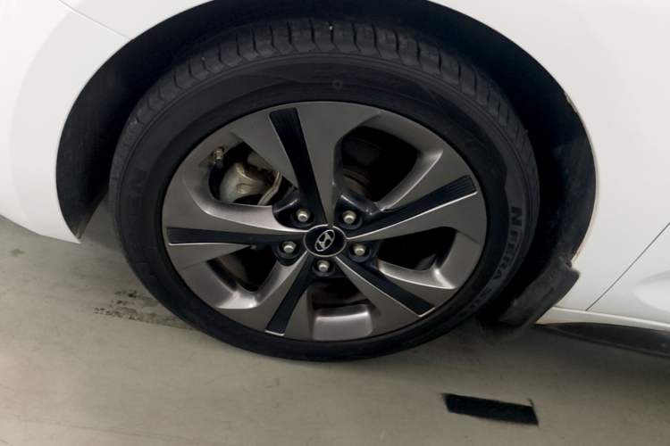 Used Hyundai Lafesta 2019 280TGDi Smart Speed Version China VI Standard Left Front Wheel Hub