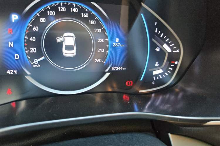Used Hyundai Lafesta 2019 240TGDi Comfort Edition China VI Standard Odometer Close Up
