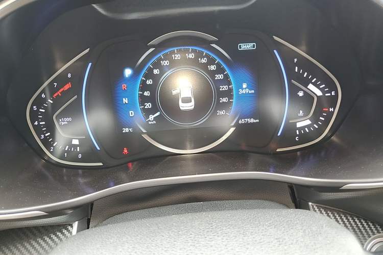 Used Hyundai Lafesta 2019 280TGDi Smart Speed Version China VI Standard Odometer Close Up