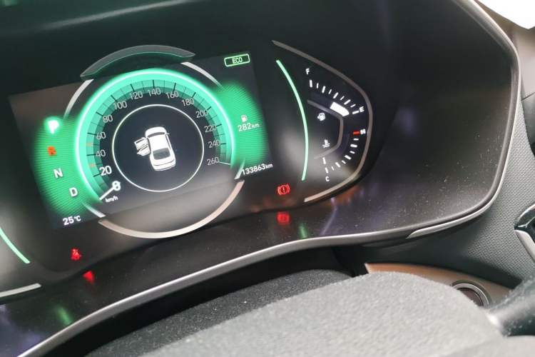 Used Hyundai Lafesta 2019 280TGDi Smart Speed Version China VI Standard Odometer Close Up
