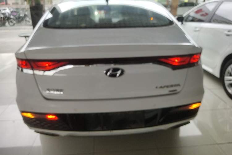 Used Hyundai Lafesta 2019 280TGDi Sport Edition China VI Rear