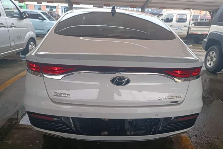 Used Hyundai Lafesta 2019 280TGDi Sport Edition China VI Rear