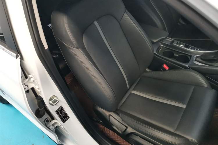 Used Hyundai Lafesta 2019 280TGDi Sport Edition China VI Right Front Seat
