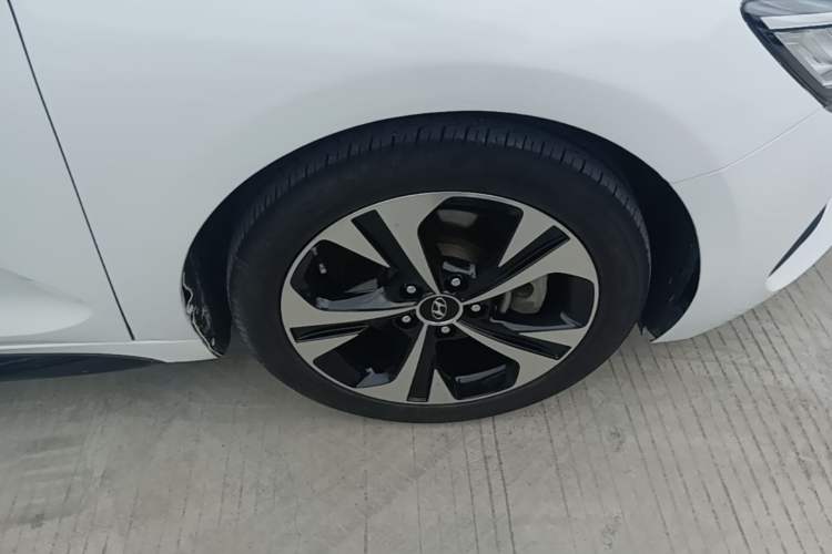 Used Hyundai Lafesta 2019 280TGDi Smart Speed Version China V Standard Right Front Wheel Hub