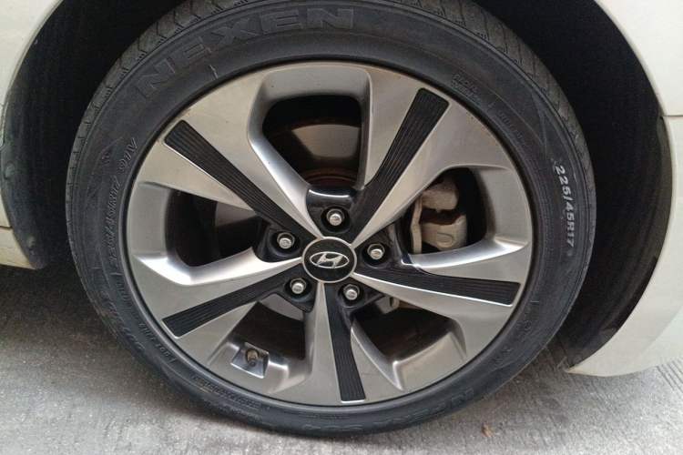 Used Hyundai Lafesta 2019 280TGDi Smart Speed Version China V Standard Right Front Wheel Hub