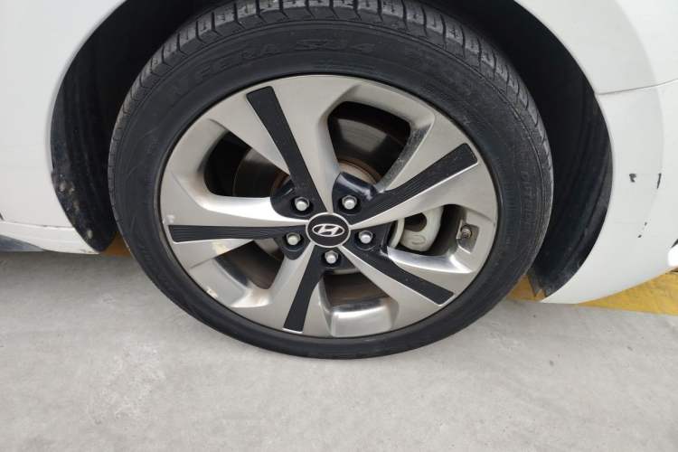 Used Hyundai Lafesta 2019 280TGDi Smart Speed Version China VI Standard Right Front Wheel Hub