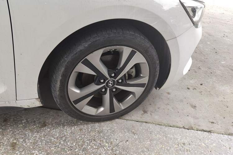 Used Hyundai Lafesta 2019 280TGDi Smart Speed Version China VI Standard Right Front Wheel Hub