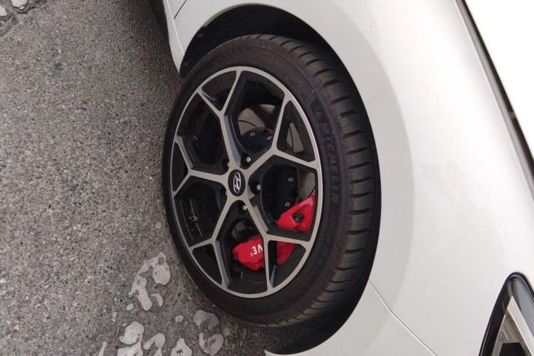 Used Hyundai Lafesta 2019 280TGDi Smart Speed Version China VI Standard Right Front Wheel Hub