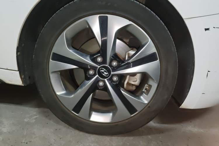Used Hyundai Lafesta 2019 280TGDi Smart Speed Version China VI Standard Right Front Wheel Hub