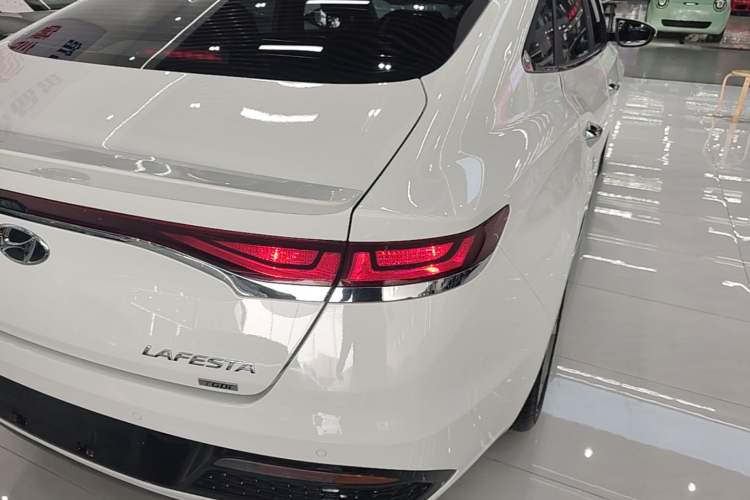 Used Hyundai Lafesta 2019 280TGDi Sport Edition China VI Right Rear Taillight
