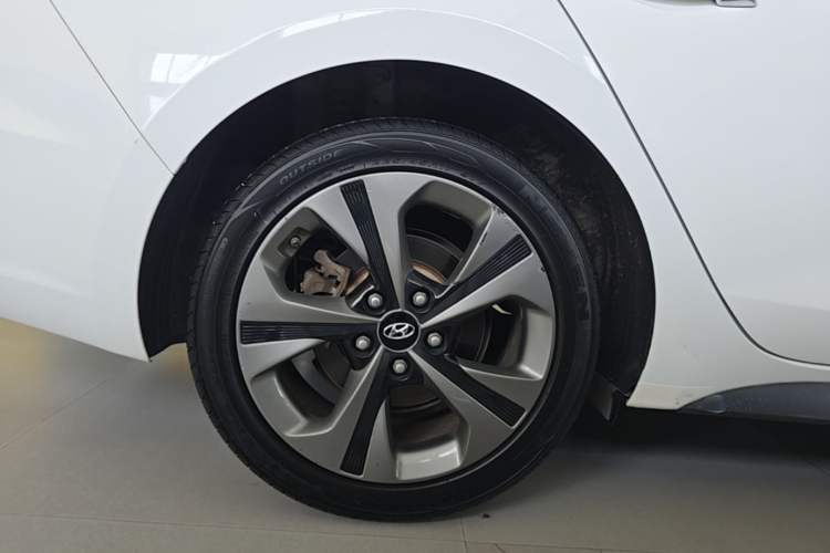 Used Hyundai Lafesta 2019 280TGDi Smart Speed Version China VI Standard Right Rear Wheel Hub