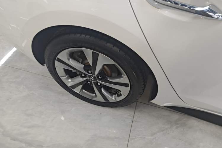 Used Hyundai Lafesta 2019 280TGDi Smart Speed Version China VI Standard Right Rear Wheel Hub