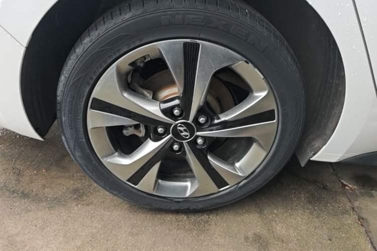 Used Hyundai Lafesta 2019 280TGDi Smart Speed Version China VI Standard Right Rear Wheel Hub
