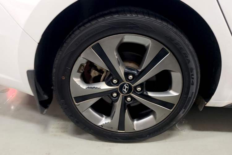 Used Hyundai Lafesta 2019 280TGDi Smart Speed Version China VI Standard Right Rear Wheel Hub
