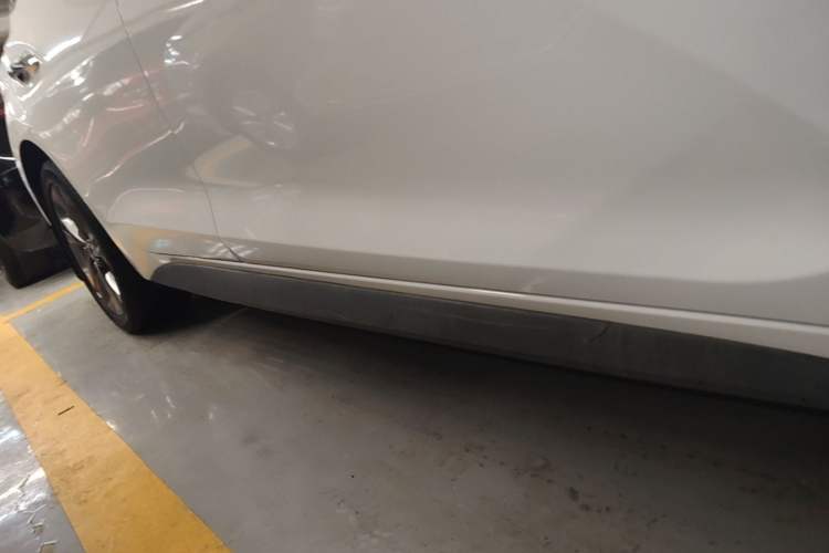 Used Hyundai Lafesta 2019 280TGDi Sport Edition China VI Right Side Sill