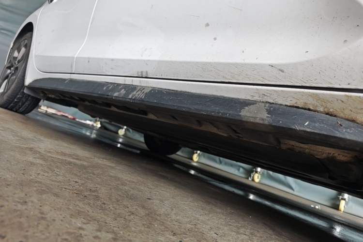 Used Hyundai Lafesta 2019 280TGDi Smart Speed Version China VI Standard Right Side Sill