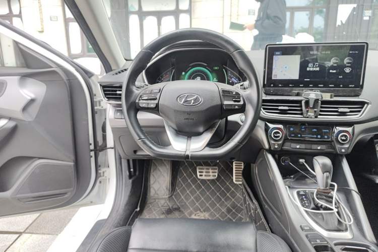Used Hyundai Lafesta 2019 280TGDi Smart Speed Version China VI Standard Steering Wheel