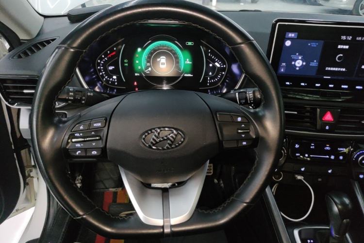Used Hyundai Lafesta 2019 280TGDi Smart Speed Version China VI Standard Steering Wheel
